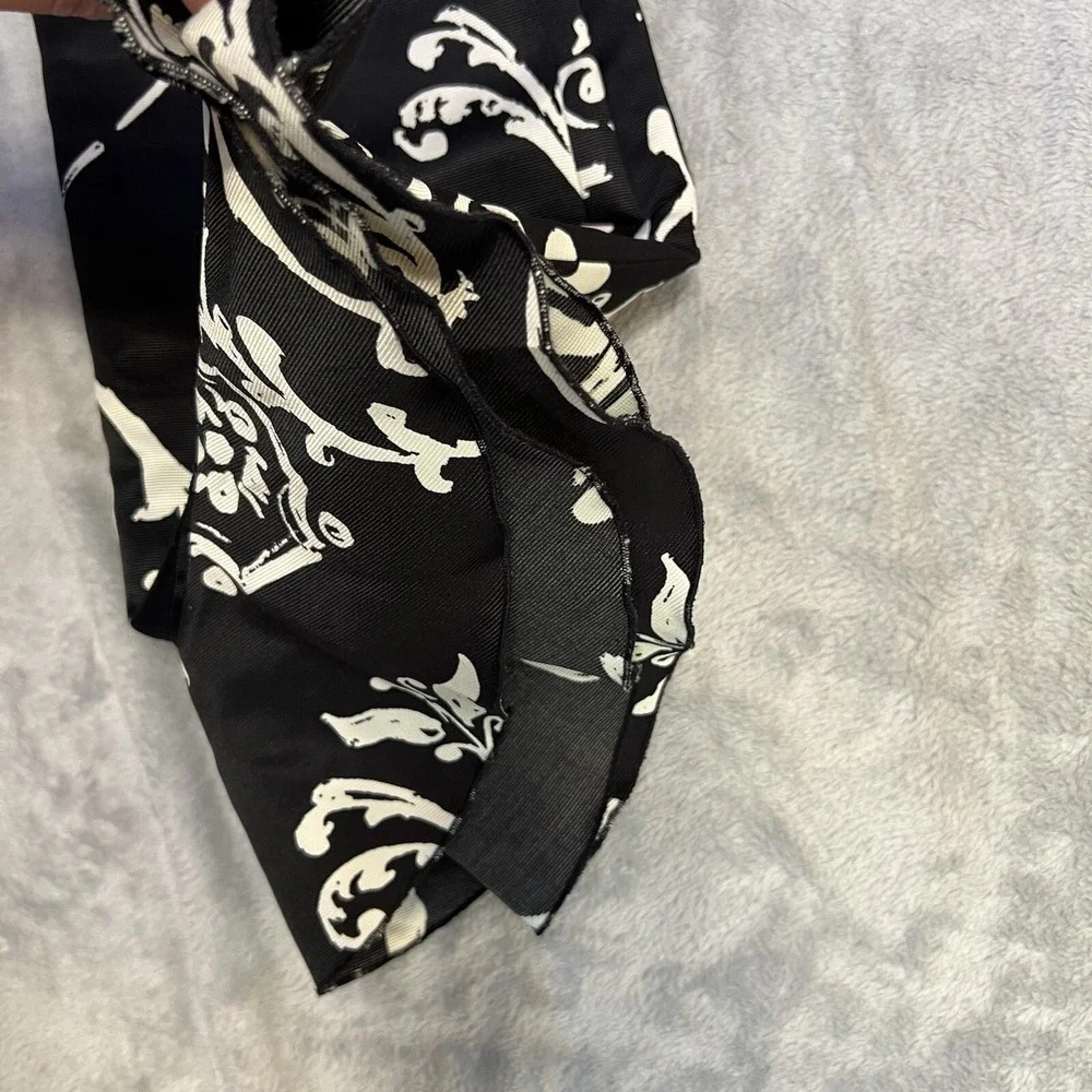 White‎ House Black Market Pencil Skirt Size 2 Black White Floral Print